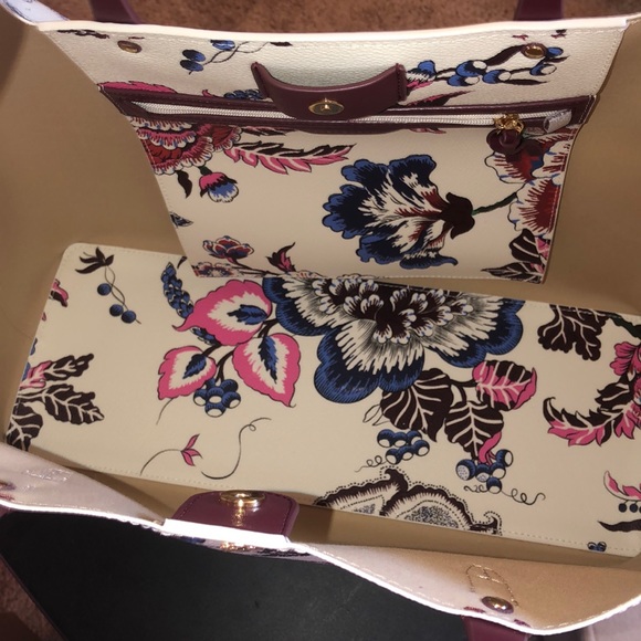 Tory Burch Kerrington Tote - Picture 4 of 5